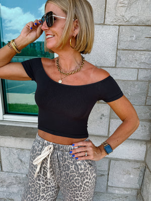 Seamless Off Shoulder top - black